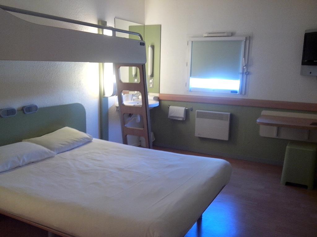 Ibis Budget Poitiers Sud Номер фото